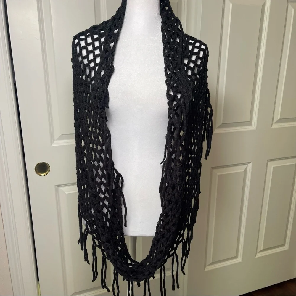 Two Lightweight Infinity Scarves Black White Diamond Pattern Tassels Acrylic